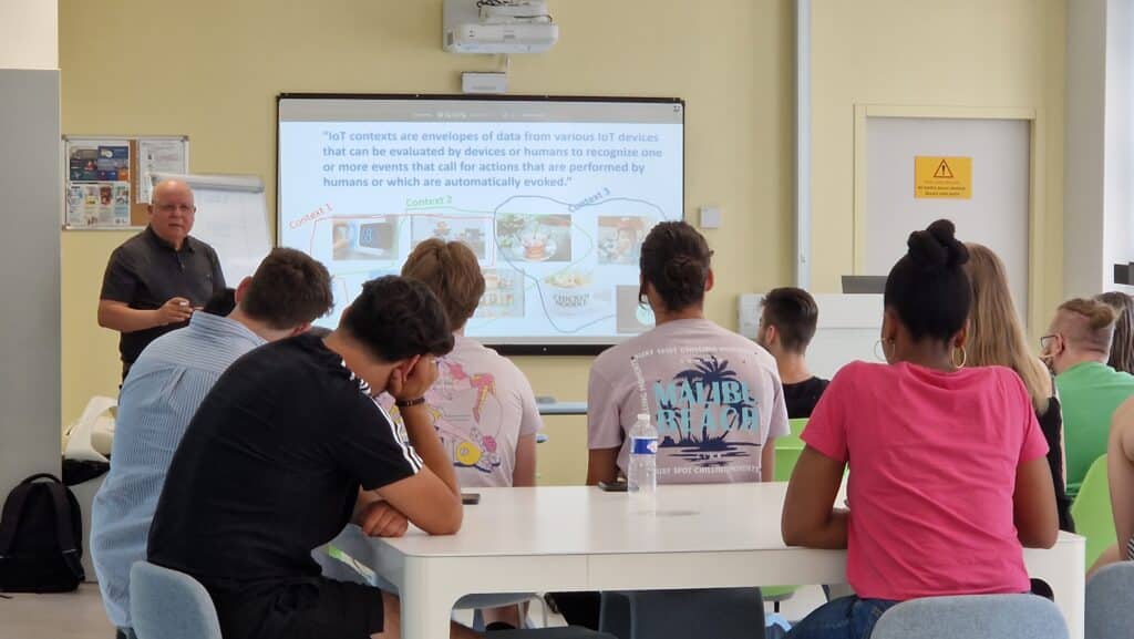 Accueil Du Dr. Bel G. Raggad Sur Le Campus CESI De Rouen